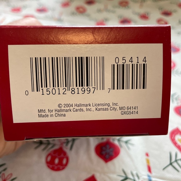 Born to Shop! Hallmark Keepsake Christmas Ornament NEW with box 2004 - Picture 7 of 7